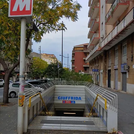 Casa Bianca - Centro Citta E Due Minuti A Piedi Dalla Metro *