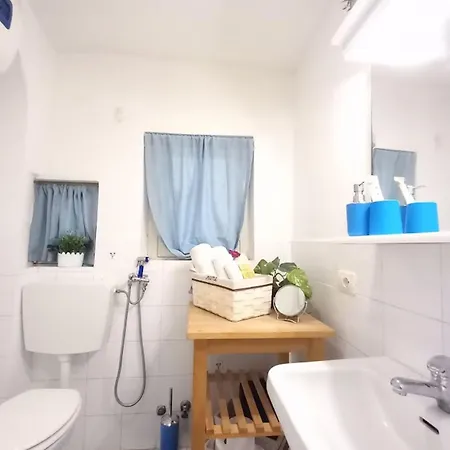 Casa Bianca - Centro Citta E Due Minuti A Piedi Dalla Metro Daire Katanya