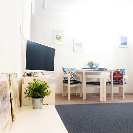 Casa Bianca - Centro E Due Minuti A Piedi Dalla Metro * Catânia