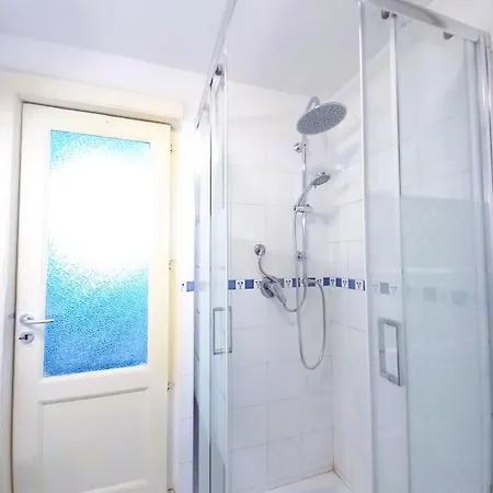 Casa Bianca - Centro E Due Minuti A Piedi Dalla Metro *