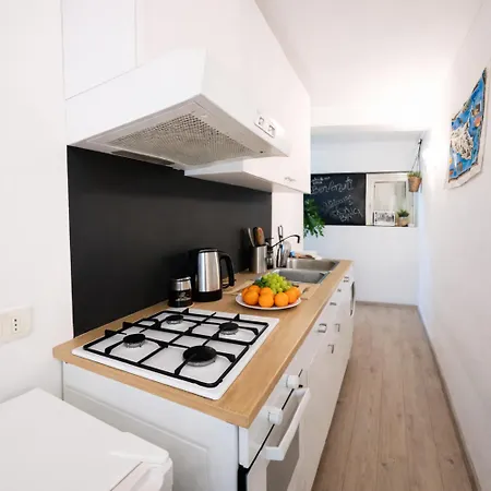 Casa Bianca - Centro Citta E Due Minuti A Piedi Dalla Metro Appartement Catánia