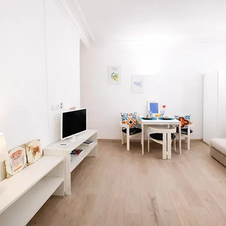 Casa Bianca - Centro E Due Minuti A Piedi Dalla Metro Apartamento *