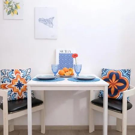 Casa Bianca - Centro E Due Minuti A Piedi Dalla Metro Apartamento *